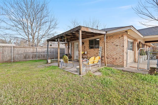 403 Magnolia Avenue, Pottsboro, TX 75076