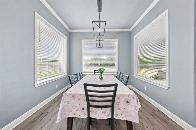 10281 Creekside Lane, Waco, TX 76712