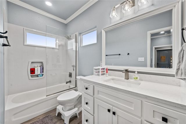 10281 Creekside Lane, Waco, TX 76712