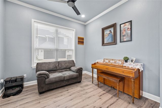 10281 Creekside Lane, Waco, TX 76712