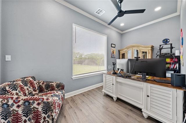 10281 Creekside Lane, Waco, TX 76712