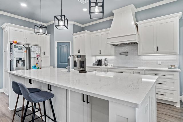10281 Creekside Lane, Waco, TX 76712