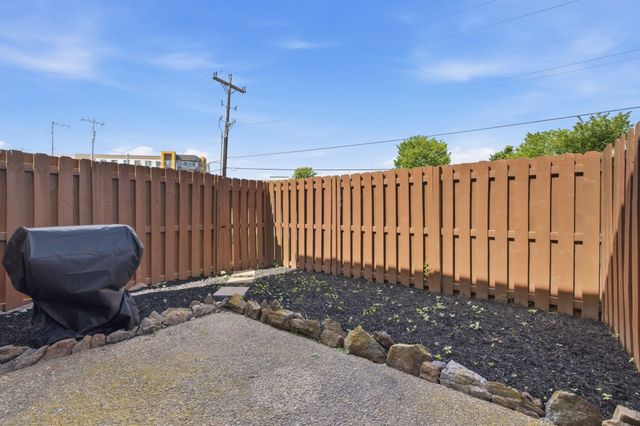 132 Academy Sq, Nashville, TN 37210