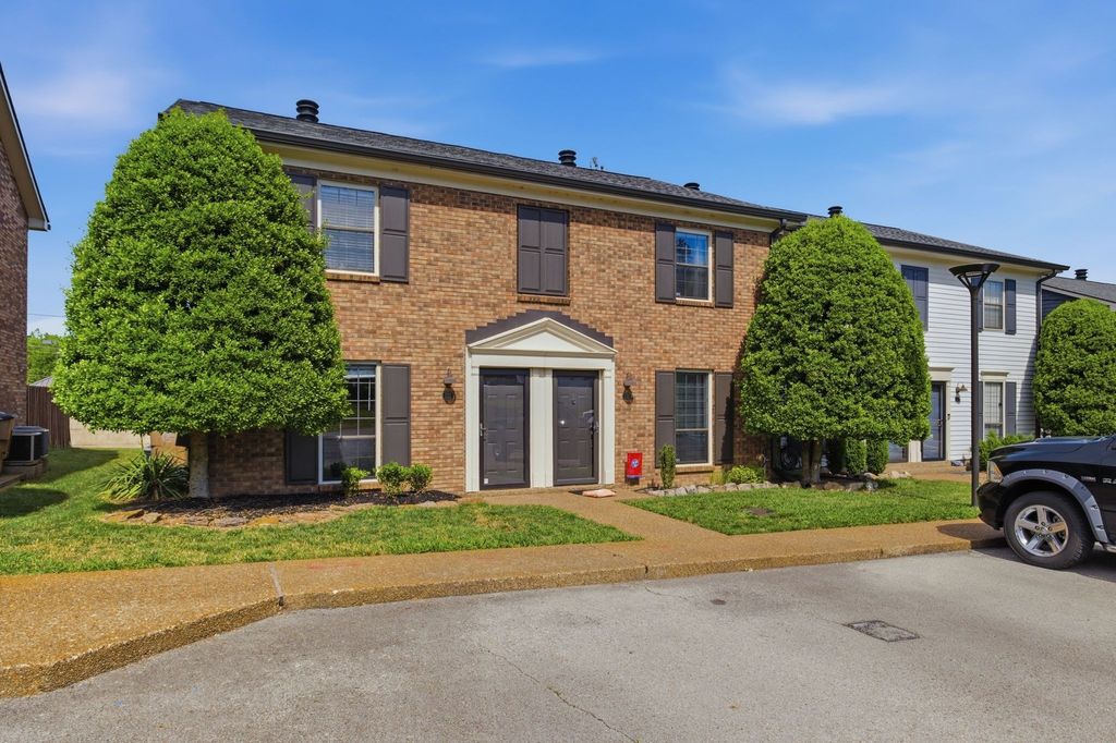 132 Academy Sq, Nashville, TN 37210