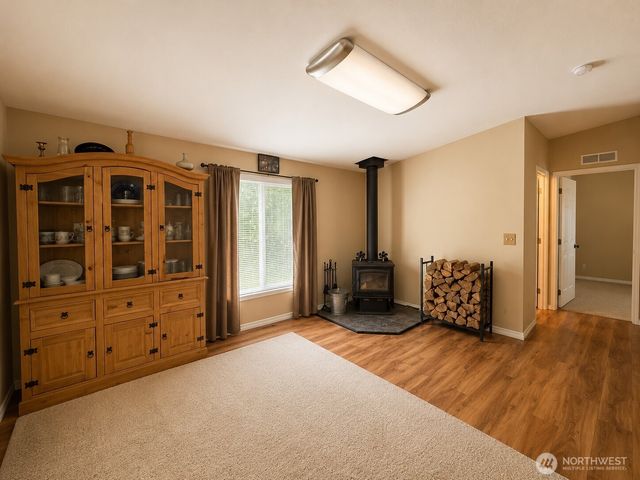 1611 E North Bay Road, Allyn, WA 98524