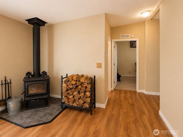 1611 E North Bay Road, Allyn, WA 98524