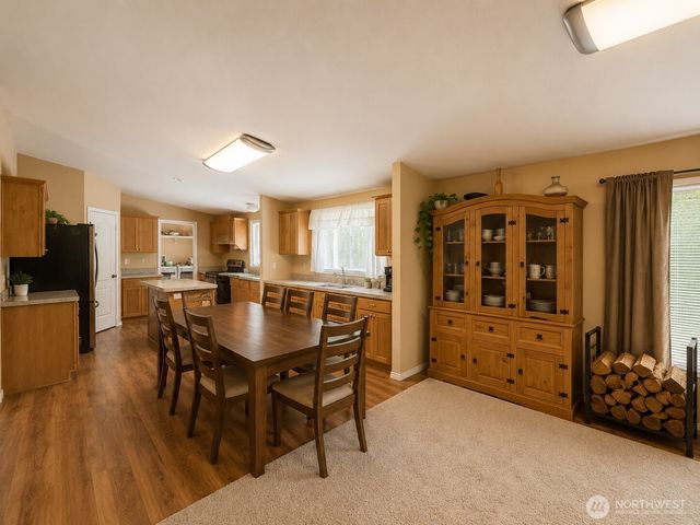 1611 E North Bay Road, Allyn, WA 98524