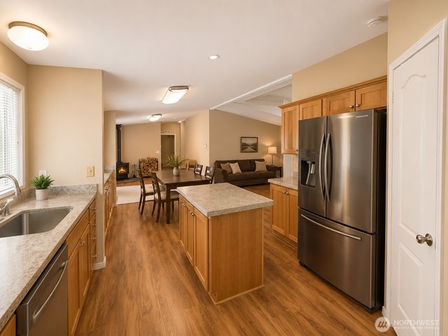 1611 E North Bay Road, Allyn, WA 98524