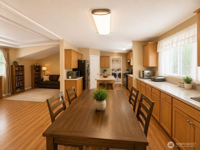 1611 E North Bay Road, Allyn, WA 98524