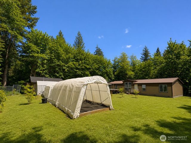 1611 E North Bay Road, Allyn, WA 98524