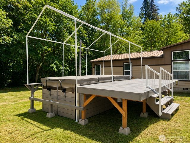 1611 E North Bay Road, Allyn, WA 98524