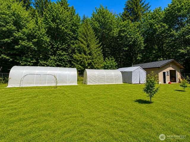 1611 E North Bay Road, Allyn, WA 98524
