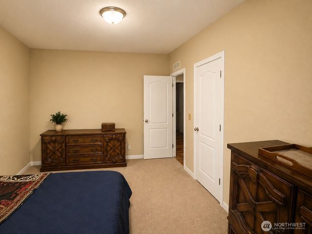 1611 E North Bay Road, Allyn, WA 98524