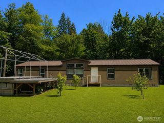 1611 E North Bay Road, Allyn, WA 98524