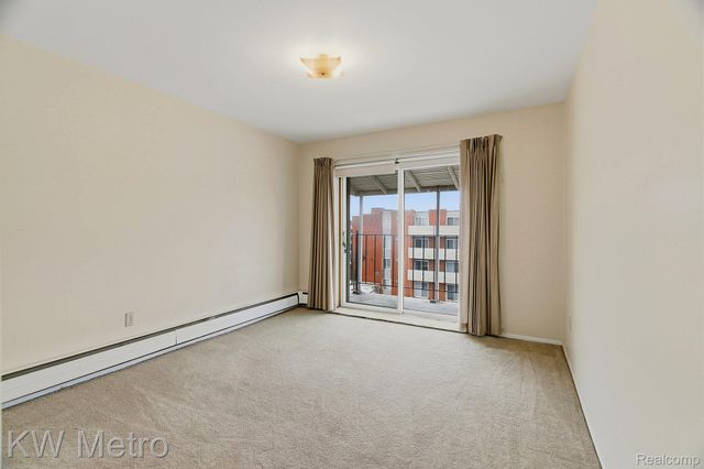 2925 W 13 Mile Road 405, Royal Oak, MI 48073