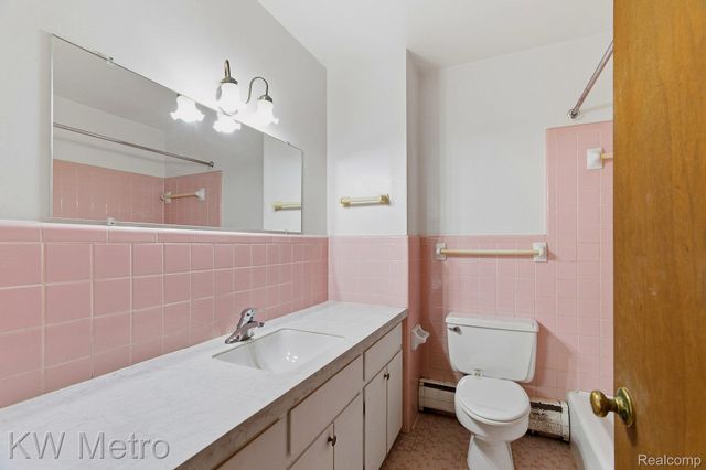 2925 W 13 Mile Road 405, Royal Oak, MI 48073