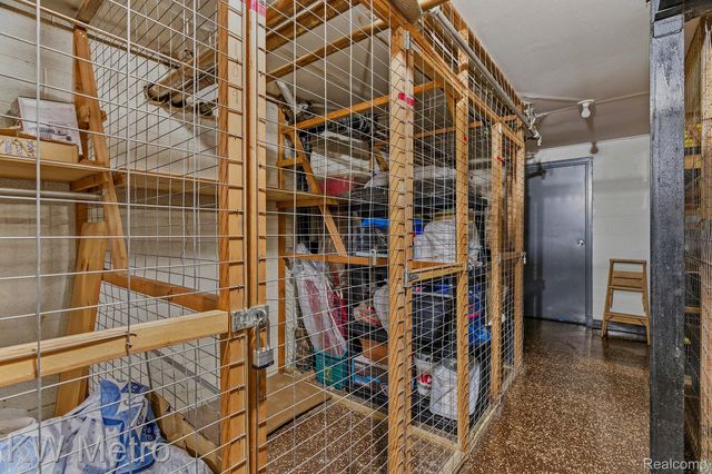 2925 W 13 Mile Road 405, Royal Oak, MI 48073