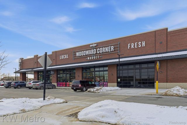 2925 W 13 Mile Road 405, Royal Oak, MI 48073