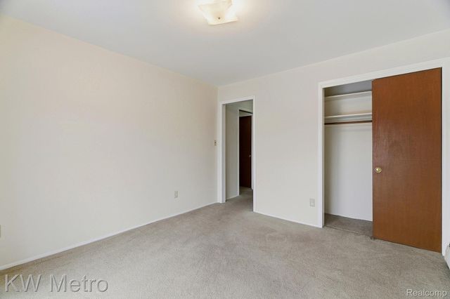 2925 W 13 Mile Road 405, Royal Oak, MI 48073