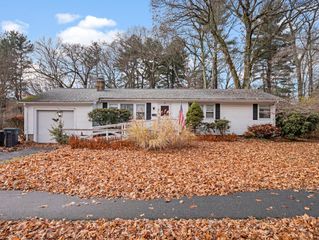 16 Peterson Rd, Natick, MA 01760