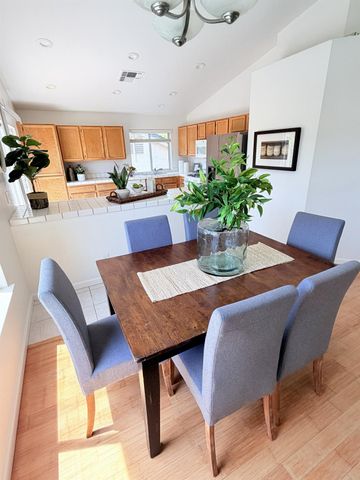 1513 alyssum Way, Roseville, CA 95747