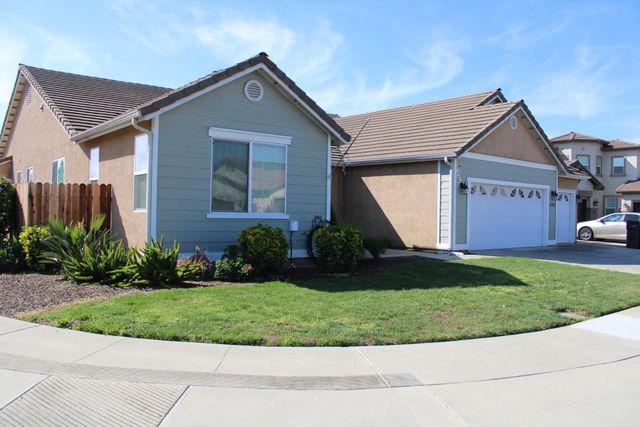 1795 Bettinelli Court, Tulare, CA 93274