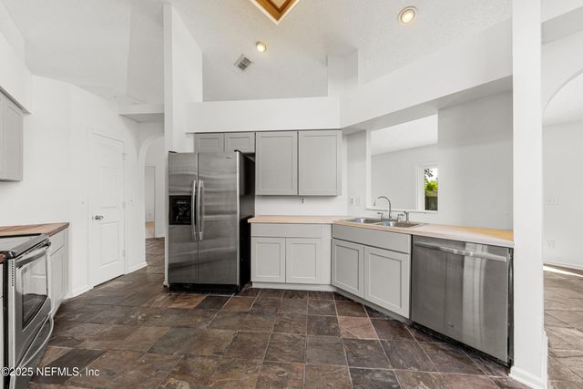 8008 COPPERFIELD Circle N, Jacksonville, FL 32244