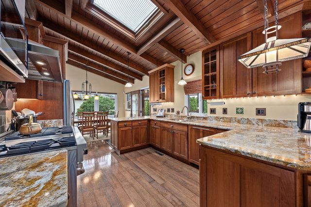 12 Meadowood Drive, Oak Brook, IL 60523