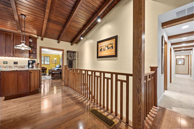 12 Meadowood Drive, Oak Brook, IL 60523