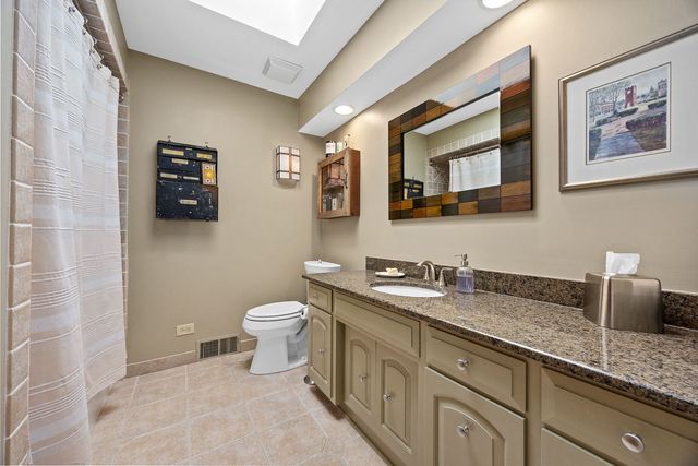 12 Meadowood Drive, Oak Brook, IL 60523