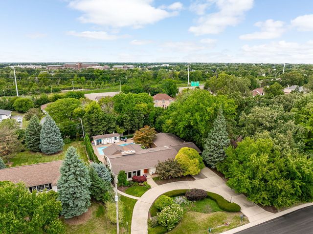 12 Meadowood Drive, Oak Brook, IL 60523