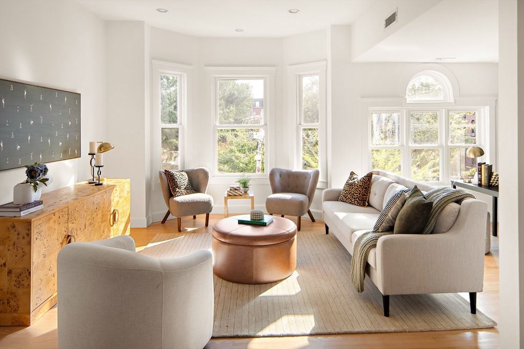 414 Sumner St 3, Boston, MA 02128