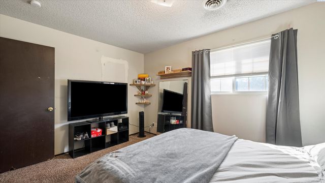 1012 Coach Ct., Grandview, WA 98930