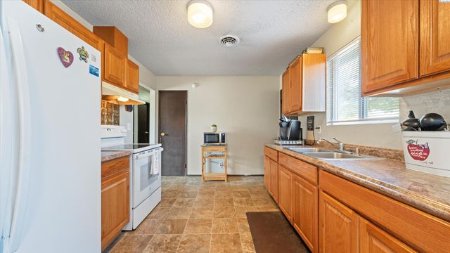 1012 Coach Ct., Grandview, WA 98930