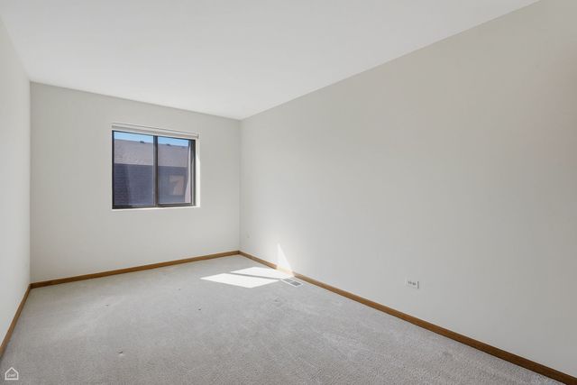 187 Uteg Street 206B, Crystal Lake, IL 60014