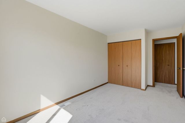 187 Uteg Street 206B, Crystal Lake, IL 60014