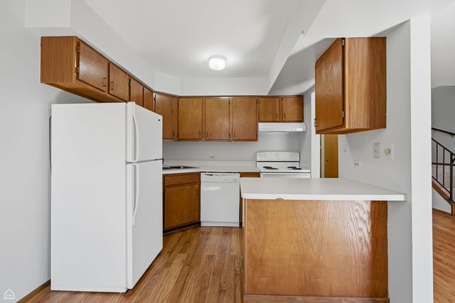 187 Uteg Street 206B, Crystal Lake, IL 60014