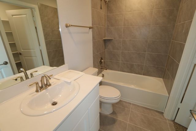 833 Tennessee Drive, Euless, TX 76040