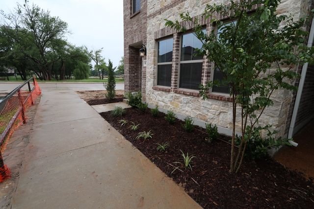 833 Tennessee Drive, Euless, TX 76040