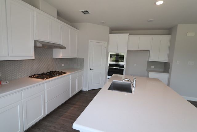 833 Tennessee Drive, Euless, TX 76040