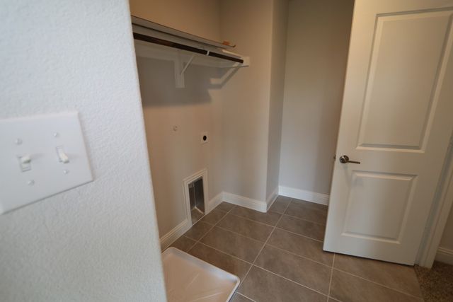 833 Tennessee Drive, Euless, TX 76040
