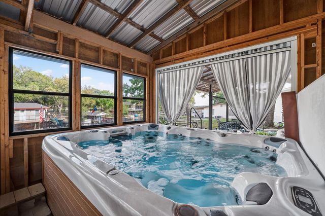 1104 Hill Circle West DR, Granite Shoals, TX 78654