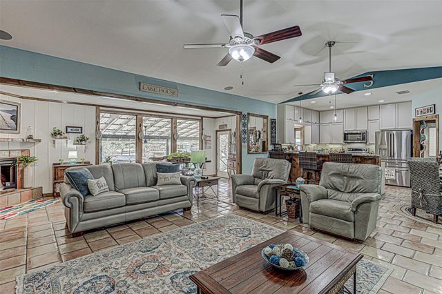 1104 Hill Circle West DR, Granite Shoals, TX 78654