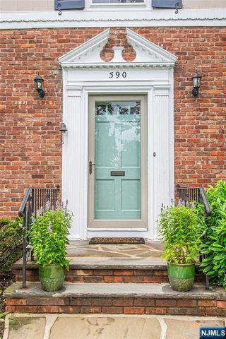 590 Highland Avenue, Montclair, NJ 07043
