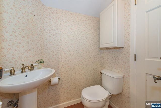 590 Highland Avenue, Montclair, NJ 07043