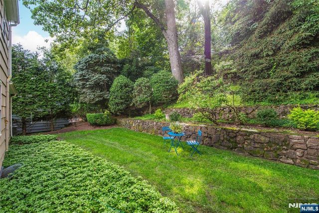 590 Highland Avenue, Montclair, NJ 07043