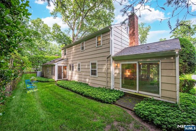 590 Highland Avenue, Montclair, NJ 07043
