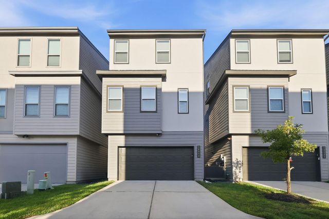 18628 Whimsic Alley, Shenandoah, TX 77385