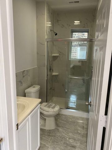 2953 S Emerald Avenue, Chicago, IL 60616