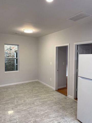 2953 S Emerald Avenue, Chicago, IL 60616